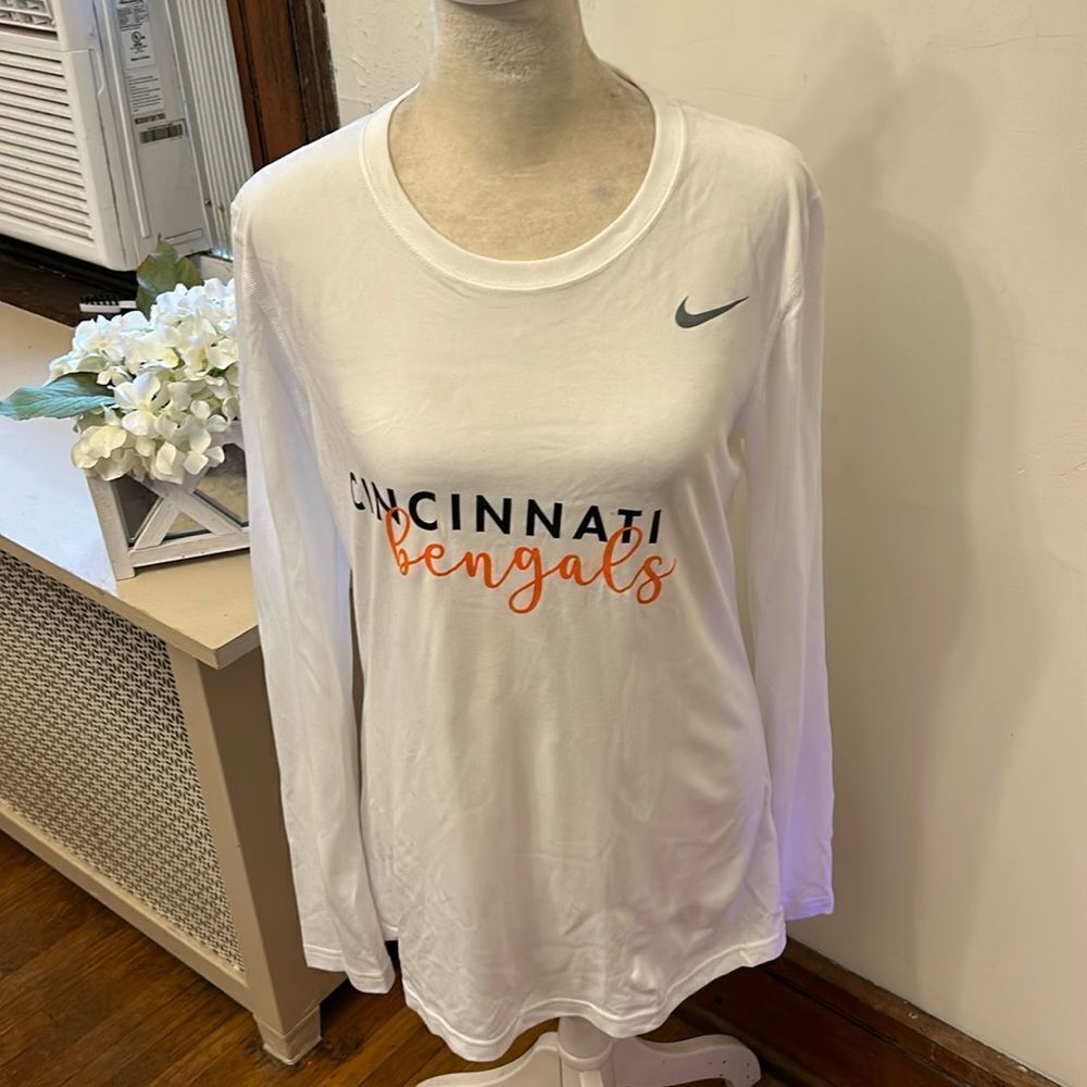 Nike Dri-fit Cincinnati Bengals long sleeve white tee Size M New